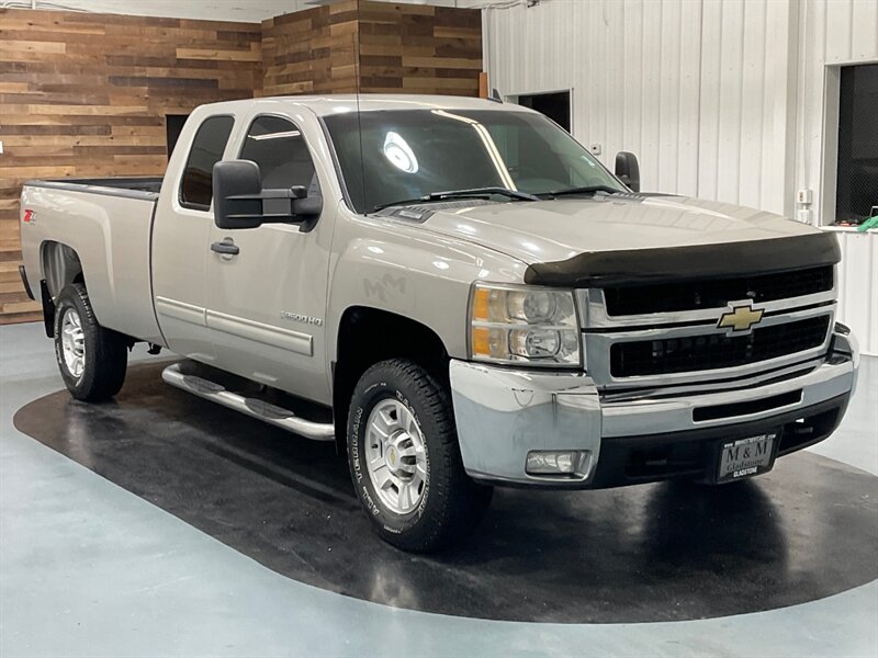 2009 Chevrolet Silverado 2500 LT 4X4 / 6.0L V8 / Z71 OFF RD / 77,000 MILES  / ZERO RUST - Photo 2 - Gladstone, OR 97027