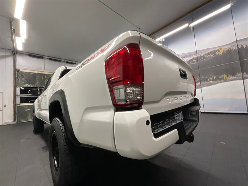 2017 Toyota Tacoma TRD Off-Road 4X4 / CRAWL CONTROL / LONG BED / LIFT  SUNROOF / NAVIGATION / SHARP & CLEAN !! - Photo 12 - Gladstone, OR 97027