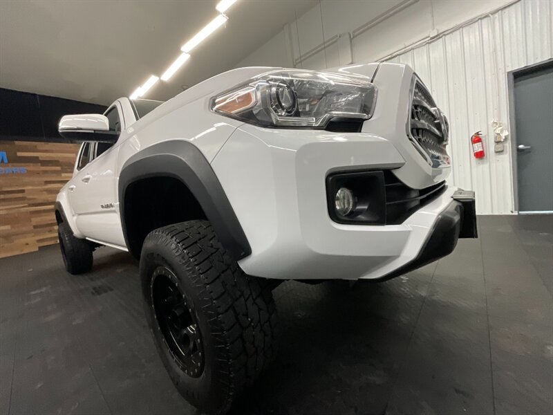 2017 Toyota Tacoma TRD Off-Road 4X4 / CRAWL CONTROL / LONG BED / LIFT  SUNROOF / NAVIGATION / SHARP & CLEAN !! - Photo 11 - Gladstone, OR 97027