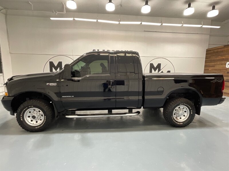 2002 Ford F-250 XLT Super Cab 4X4 / 7.3L DIESEL /  45,000 MILES  / SHORT BED / ZERO RUST / XTRA FUEL TANK IN BED / PRESTINE CONDITION / COLLECTION QUALITY - Photo 3 - Gladstone, OR 97027