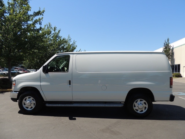 2013 Ford E-Series Van E-250 CARGO / 5000 Miles LIKE NEW