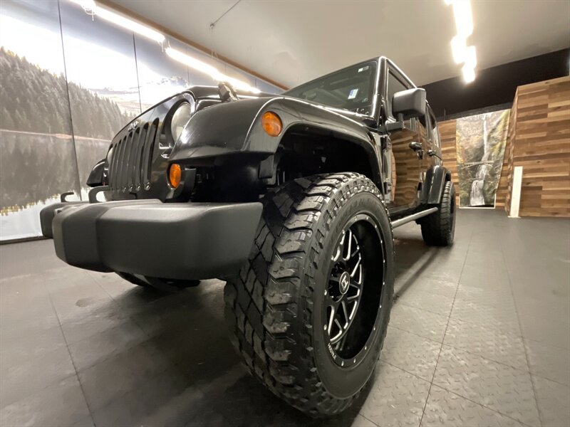 2007 Jeep Wrangler Unlimited Sahara 4Dr 4X4 / HARD TOP / LIFTED  3.8L V6 / Leather Seats / LIFTED w/ 35 " TIRES & 20 " WHEELS / LOCAL SUV / RUST FREE - Photo 9 - Gladstone, OR 97027