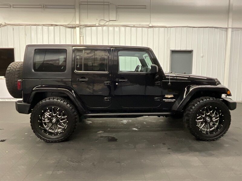 2007 Jeep Wrangler Unlimited Sahara 4Dr 4X4 / HARD TOP / LIFTED  3.8L V6 / Leather Seats / LIFTED w/ 35 " TIRES & 20 " WHEELS / LOCAL SUV / RUST FREE - Photo 4 - Gladstone, OR 97027