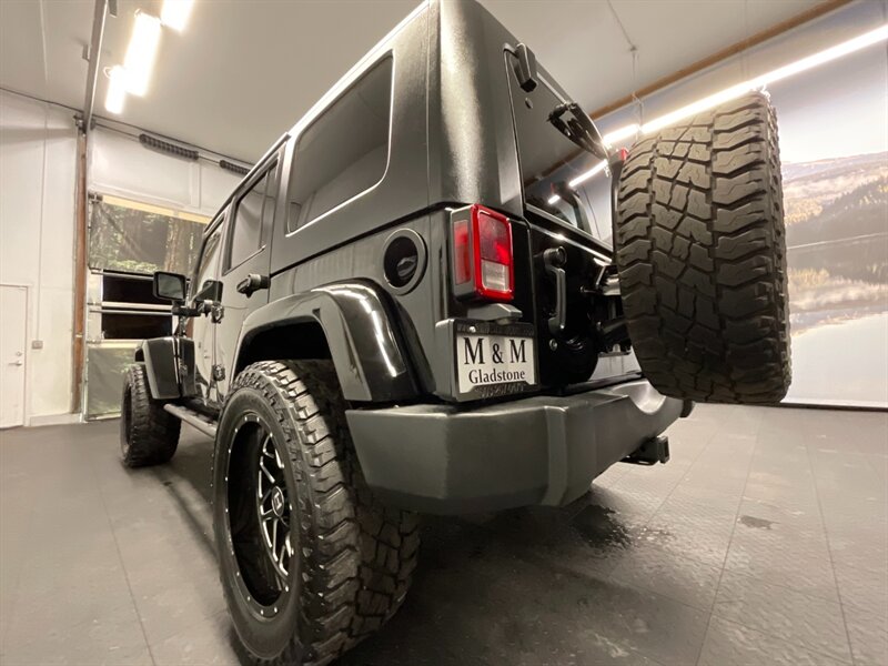 2007 Jeep Wrangler Unlimited Sahara 4Dr 4X4 / HARD TOP / LIFTED  3.8L V6 / Leather Seats / LIFTED w/ 35 " TIRES & 20 " WHEELS / LOCAL SUV / RUST FREE - Photo 11 - Gladstone, OR 97027