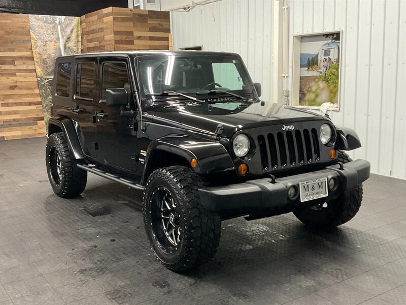 2007 Jeep Wrangler Unlimited Sahara 4Dr 4X4 / HARD TOP / LIFTED  3.8L V6 / Leather Seats / LIFTED w/ 35 " TIRES & 20 " WHEELS / LOCAL SUV / RUST FREE - Photo 2 - Gladstone, OR 97027