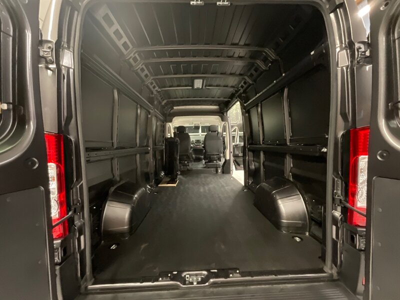 2021 RAM ProMaster Cargo Van 3500 159 WB / HIGHROOF / CREW / 10K MILE  / 1-OWNER LOCAL / Backup Camera / FOLDING REAR SEAT / CLEAN !! - Photo 10 - Gladstone, OR 97027