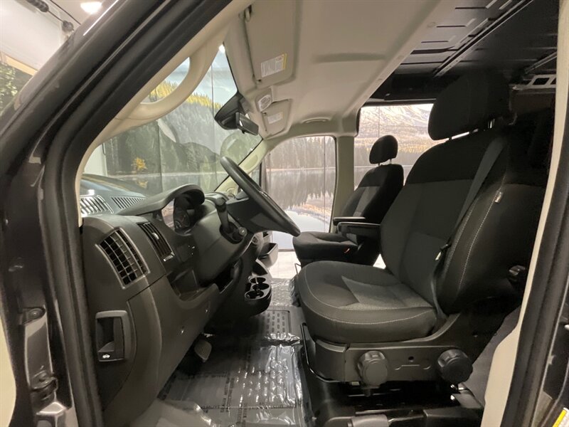 2021 RAM ProMaster Cargo Van 3500 159 WB / HIGHROOF / CREW / 10K MILE  / 1-OWNER LOCAL / Backup Camera / FOLDING REAR SEAT / CLEAN !! - Photo 17 - Gladstone, OR 97027