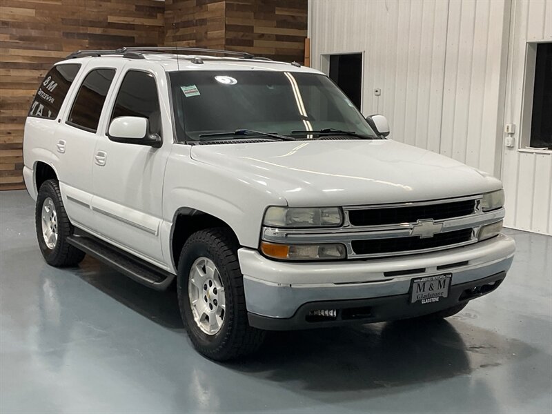 2004 Chevrolet Tahoe LT Sport Utility 4X4 / 5.3L V8  / Sunroof / 3RD ROW SEAT / SHARP & CLEAN !! - Photo 10 - Gladstone, OR 97027