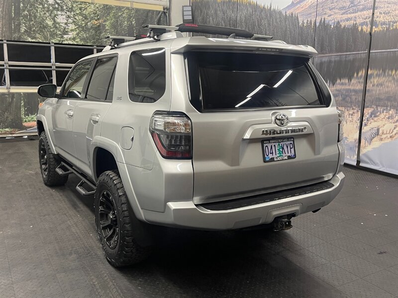 2016 Toyota 4Runner SR5 Sport Utility 4X   - Photo 8 - Gladstone, OR 97027