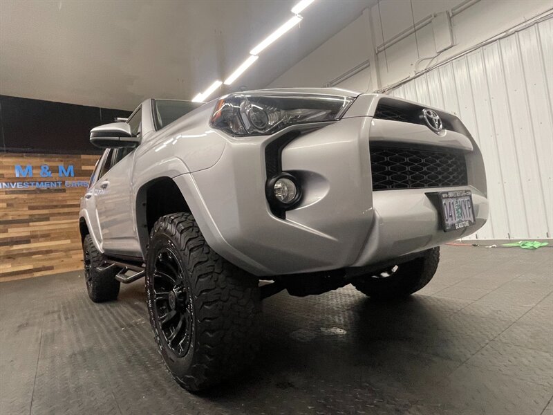 2016 Toyota 4Runner SR5 Sport Utility 4X   - Photo 10 - Gladstone, OR 97027