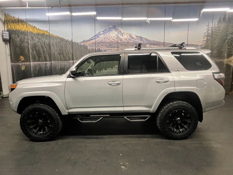 2016 Toyota 4Runner SR5 Sport Utility 4X   - Photo 3 - Gladstone, OR 97027