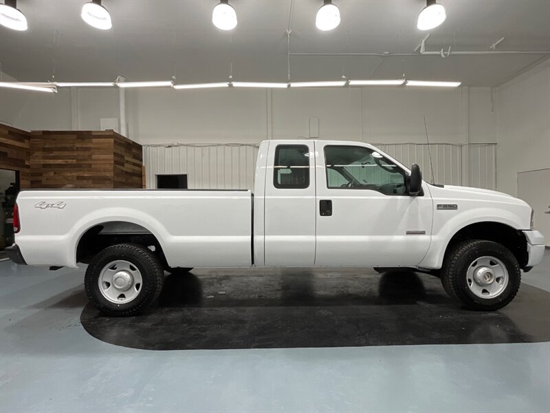 2006 Ford F-250 Super Duty 4X4 / 6.0L DIESEL / 6-SPEED MANUAL  / LOCAL TRUCK ZERO RUST - Photo 4 - Gladstone, OR 97027