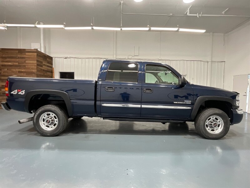 2007 GMC Sierra 2500HD Classic SLT Crew Cab 4X4 /6.6L DURAMAX DIESEL / LBZ MOTOR  / Leather Heated Seats / 99K MILES - Photo 4 - Gladstone, OR 97027