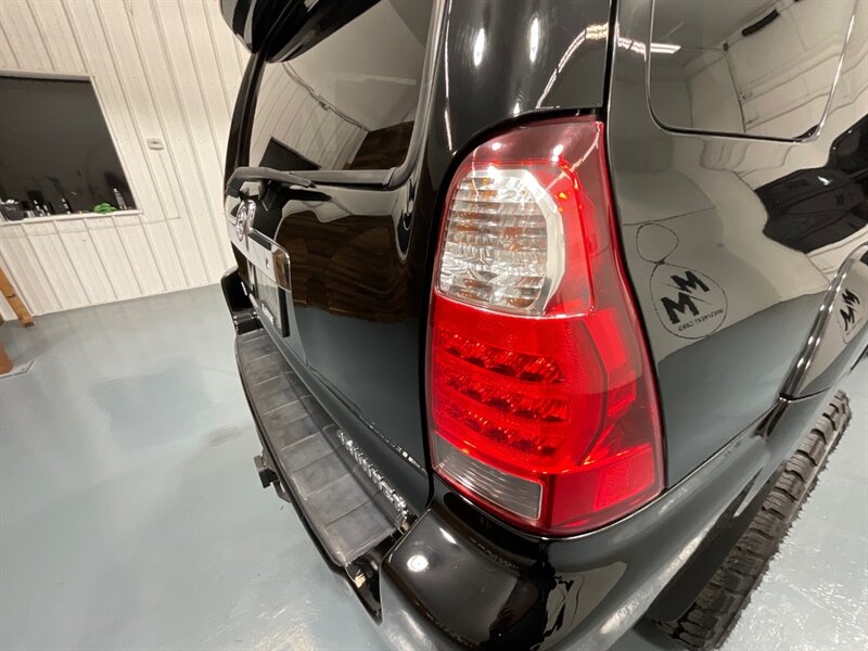 2007 Toyota 4Runner SR5 4X4 V8 /3RD ROW SEAT / LIFTED w. TRD WHEELS / NEW WHEELS & TIRES / Leather Seats / TIMING BELT SERVICE ALREADY DONE - Photo 28 - Gladstone, OR 97027