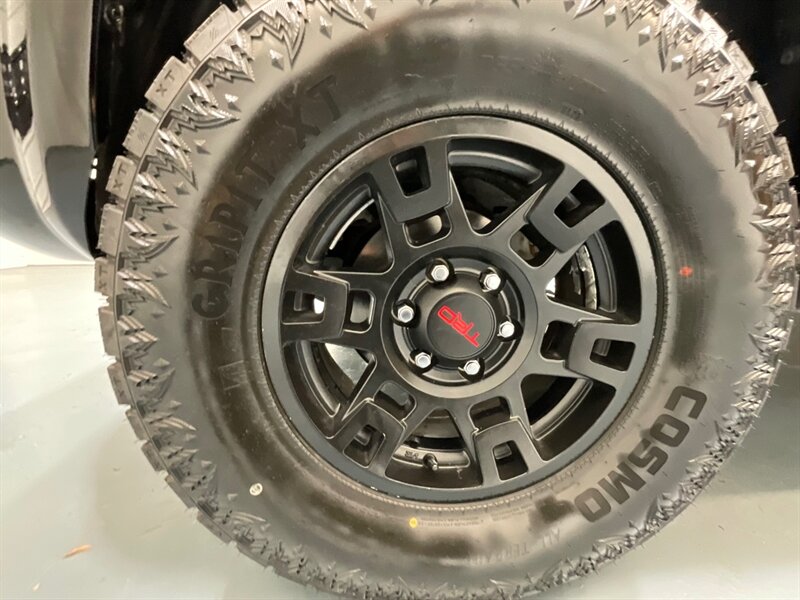 2007 Toyota 4Runner SR5 4X4 V8 /3RD ROW SEAT / LIFTED w. TRD WHEELS / NEW WHEELS & TIRES / Leather Seats / TIMING BELT SERVICE ALREADY DONE - Photo 22 - Gladstone, OR 97027