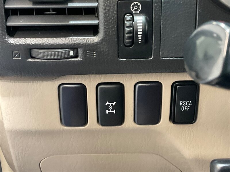 2007 Toyota 4Runner SR5 4X4 V8 /3RD ROW SEAT / LIFTED w. TRD WHEELS / NEW WHEELS & TIRES / Leather Seats / TIMING BELT SERVICE ALREADY DONE - Photo 17 - Gladstone, OR 97027