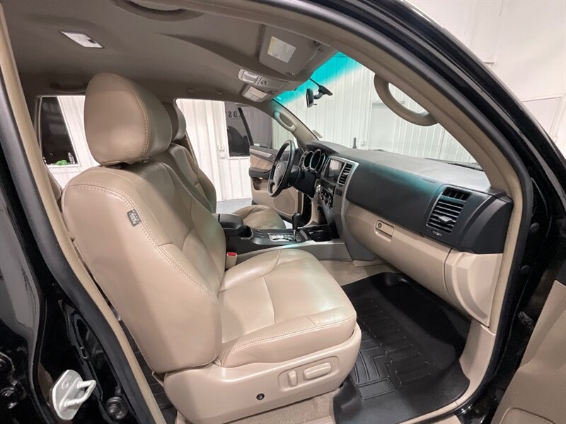 2007 Toyota 4Runner SR5 4X4 V8 /3RD ROW SEAT / LIFTED w. TRD WHEELS / NEW WHEELS & TIRES / Leather Seats / TIMING BELT SERVICE ALREADY DONE - Photo 13 - Gladstone, OR 97027