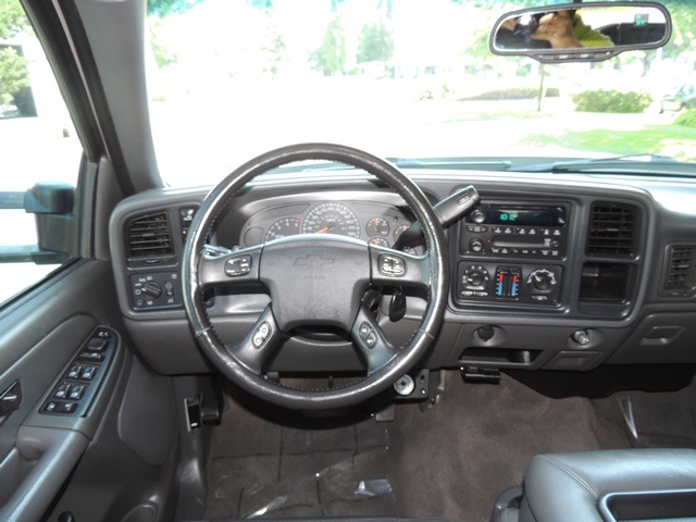 2006 Chevrolet Silverado 2500 LT/ 4X4 /Crew Cab/6.6L DURAMAX DIESEL/LIFTED   - Photo 28 - Portland, OR 97217