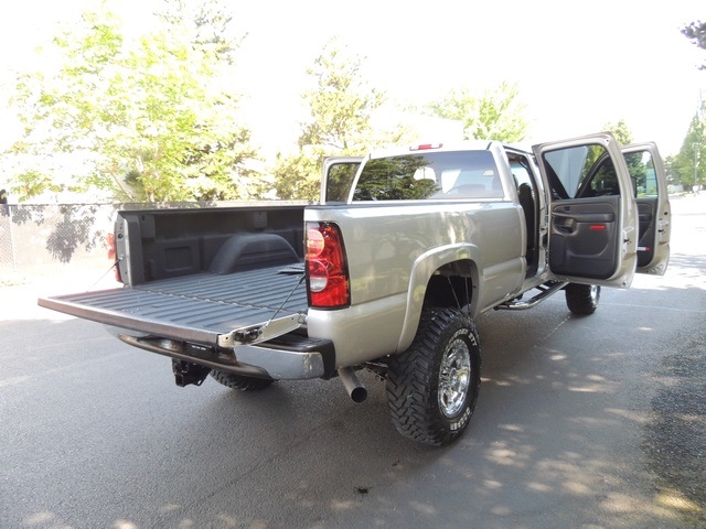 2006 Chevrolet Silverado 2500 LT/ 4X4 /Crew Cab/6.6L DURAMAX DIESEL/LIFTED   - Photo 16 - Portland, OR 97217