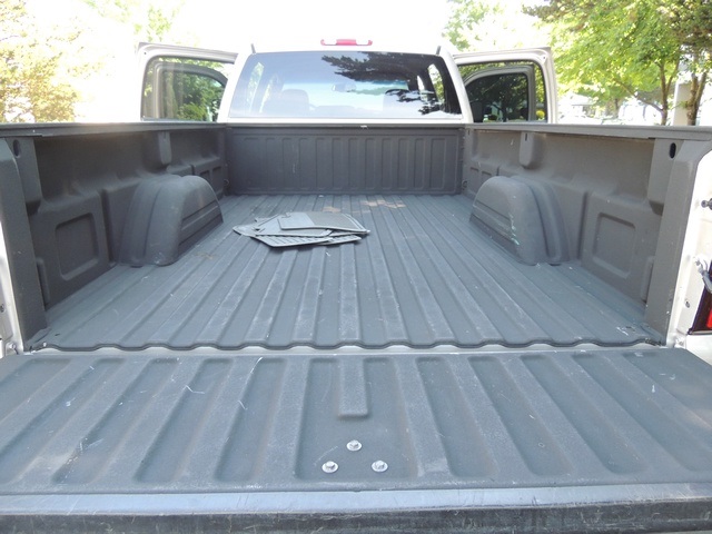 2006 Chevrolet Silverado 2500 LT/ 4X4 /Crew Cab/6.6L DURAMAX DIESEL/LIFTED   - Photo 15 - Portland, OR 97217