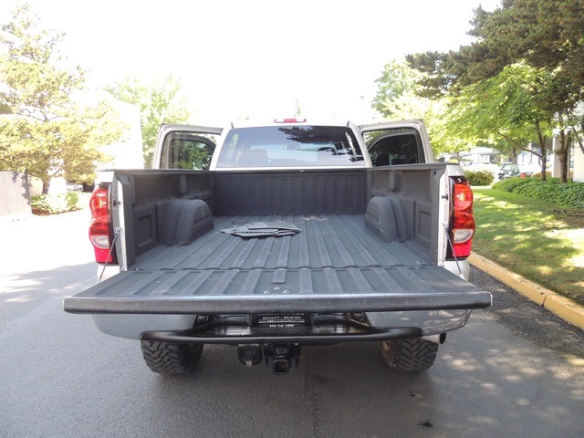 2006 Chevrolet Silverado 2500 LT/ 4X4 /Crew Cab/6.6L DURAMAX DIESEL/LIFTED   - Photo 14 - Portland, OR 97217