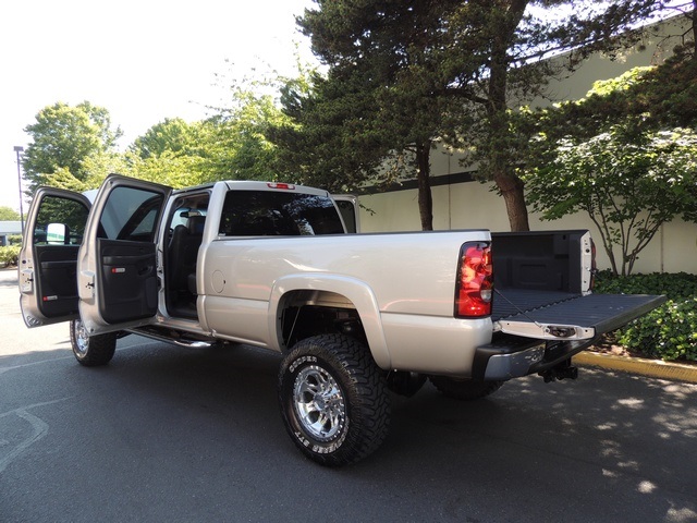 2006 Chevrolet Silverado 2500 LT/ 4X4 /Crew Cab/6.6L DURAMAX DIESEL/LIFTED   - Photo 13 - Portland, OR 97217