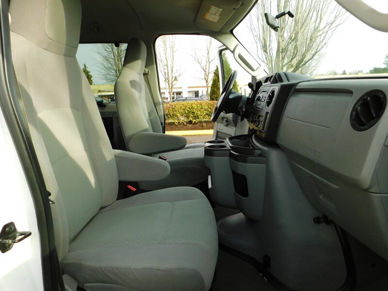 2011 Ford E-Series Van E350 12 Passenger Extended Van / Excel Cond   - Photo 17 - Portland, OR 97217