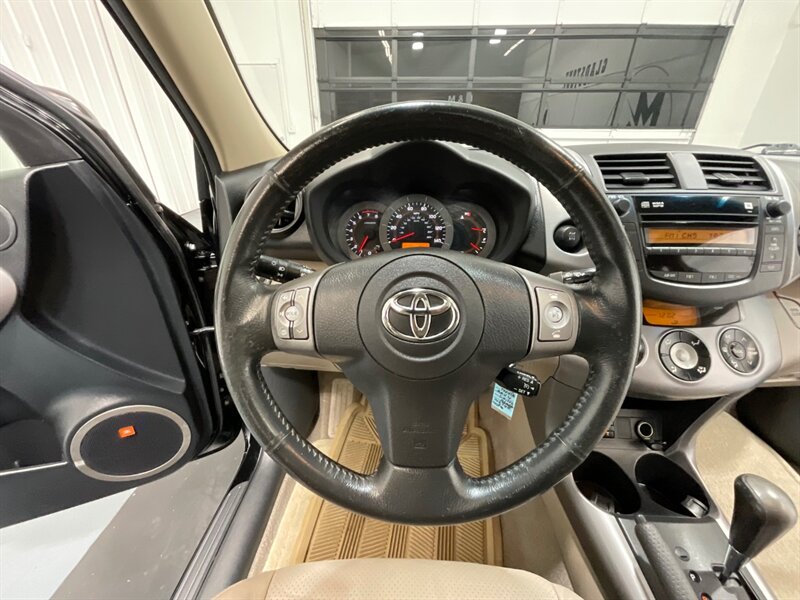 2008 Toyota RAV4 Limited 4X4 / Leather Seats / Sunroof / CLEAN   - Photo 20 - Gladstone, OR 97027