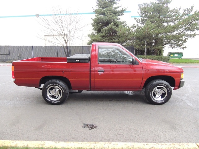 1993 Nissan Truck Regular Cab / 4-cyl / 5-Speed Manual / New Tires   - Photo 4 - Portland, OR 97217