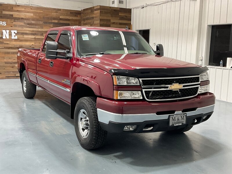 2007 Chevrolet Silverado 3500 LT Crew Cab 4X4 / 6.6L DIESEL / LBZ MOTOR /1-OWNER  / LONG BED / 1-TON / SRW / LOCAL TRUCK w. ZERO RUST / Power Folding Running Board - Photo 2 - Gladstone, OR 97027