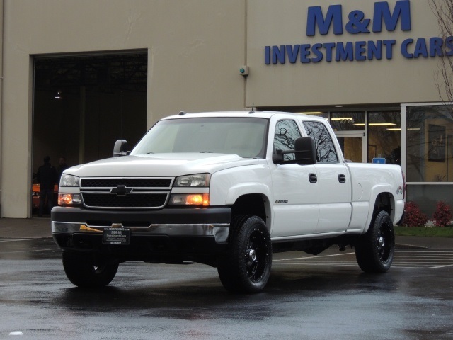 2005 Chevrolet Silverado 2500 HD / 4X4 / CREW CAB/ 6.6L DURAMAX DIESEL ...