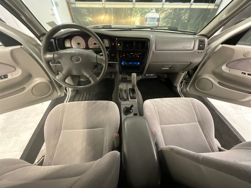 2003 Toyota Tacoma V6 SR5 4X4 / 3.4L V6 / RUST FREE / NEW TIRES  / REAR DIFF LOCKS / TIMING BELT DONE !! - Photo 29 - Gladstone, OR 97027