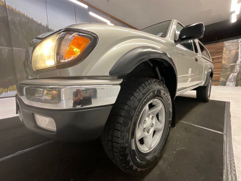 2003 Toyota Tacoma V6 SR5 4X4 / 3.4L V6 / RUST FREE / NEW TIRES  / REAR DIFF LOCKS / TIMING BELT DONE !! - Photo 9 - Gladstone, OR 97027