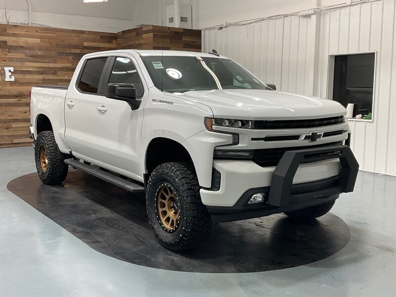 2019 Chevrolet Silverado 1500 RST 4X4 / 5.3L V8 / 1-OWNER LOCAL / LIFTED LIFTED  / ZERO RUST / Leather - Photo 2 - Gladstone, OR 97027