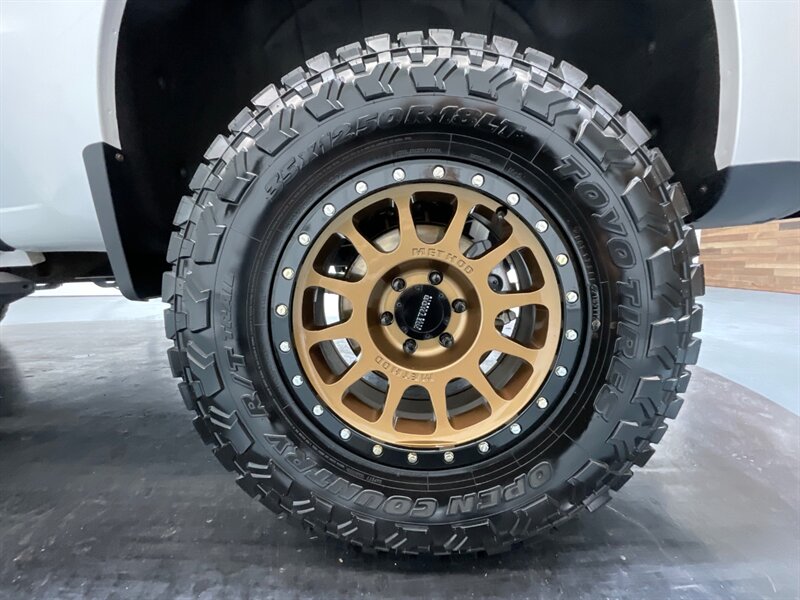 2019 Chevrolet Silverado 1500 RST 4X4 / 5.3L V8 / 1-OWNER LOCAL / LIFTED LIFTED  / ZERO RUST / Leather - Photo 22 - Gladstone, OR 97027