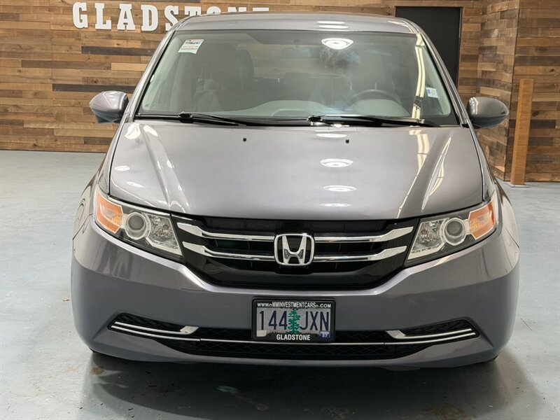 2016 Honda Odyssey SE Minivan 8-Passenger / NEW TIRES / ZERO RUST / DVD Player - Photo 5 - Gladstone, OR 97027