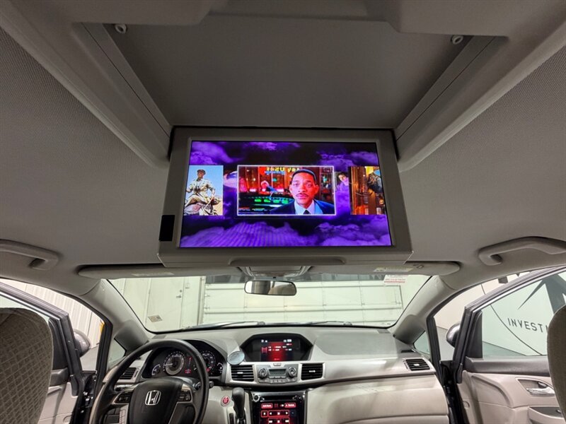 2016 Honda Odyssey SE Minivan 8-Passenger / NEW TIRES / ZERO RUST / DVD Player - Photo 41 - Gladstone, OR 97027