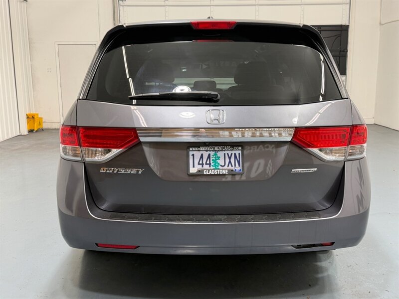 2016 Honda Odyssey SE Minivan 8-Passenger / NEW TIRES / ZERO RUST / DVD Player - Photo 6 - Gladstone, OR 97027