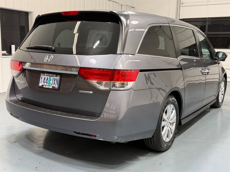 2016 Honda Odyssey SE Minivan 8-Passenger / NEW TIRES / ZERO RUST / DVD Player - Photo 8 - Gladstone, OR 97027