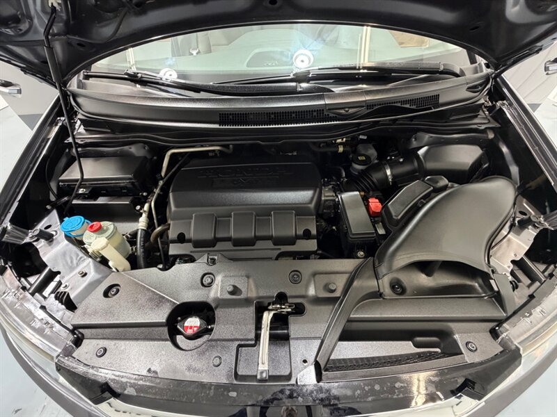2016 Honda Odyssey SE Minivan 8-Passenger / NEW TIRES / ZERO RUST / DVD Player - Photo 49 - Gladstone, OR 97027