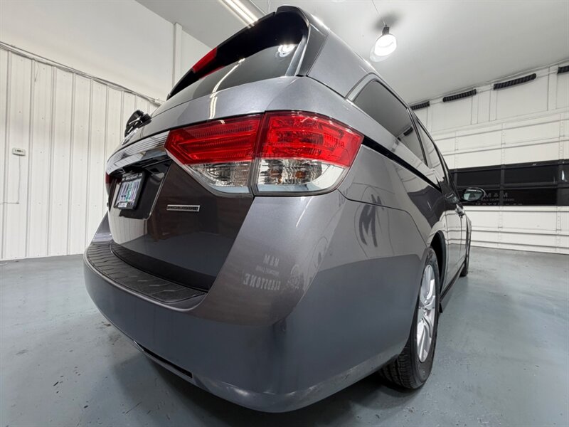 2016 Honda Odyssey SE Minivan 8-Passenger / NEW TIRES / ZERO RUST / DVD Player - Photo 56 - Gladstone, OR 97027