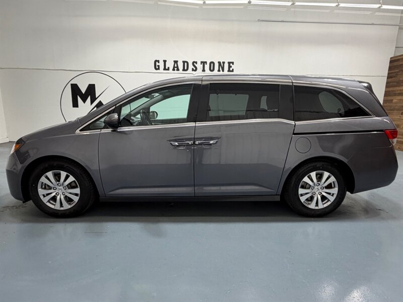 2016 Honda Odyssey SE Minivan 8-Passenger / NEW TIRES / ZERO RUST / DVD Player - Photo 3 - Gladstone, OR 97027