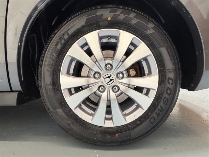 2016 Honda Odyssey SE Minivan 8-Passenger / NEW TIRES / ZERO RUST / DVD Player - Photo 23 - Gladstone, OR 97027