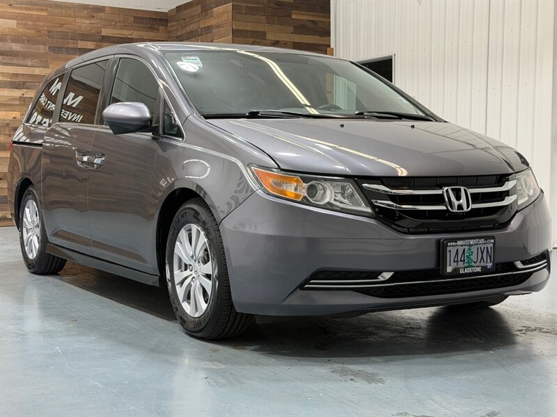 2016 Honda Odyssey SE Minivan 8-Passenger / NEW TIRES / ZERO RUST / DVD Player - Photo 2 - Gladstone, OR 97027
