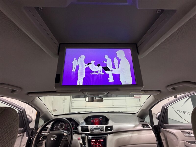 2016 Honda Odyssey SE Minivan 8-Passenger / NEW TIRES / ZERO RUST / DVD Player - Photo 40 - Gladstone, OR 97027