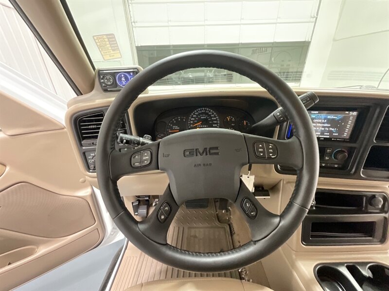 2007 GMC Sierra 2500 SLT Classic Crew Cab 4X4 / 6.6L DIESEL / LBZ MOTOR  / LIFTED w. BRAND NEW WHEELS & TIRES/ Leather Heated Seats / ZERO RUST / ONLY 96K MILES - Photo 39 - Gladstone, OR 97027