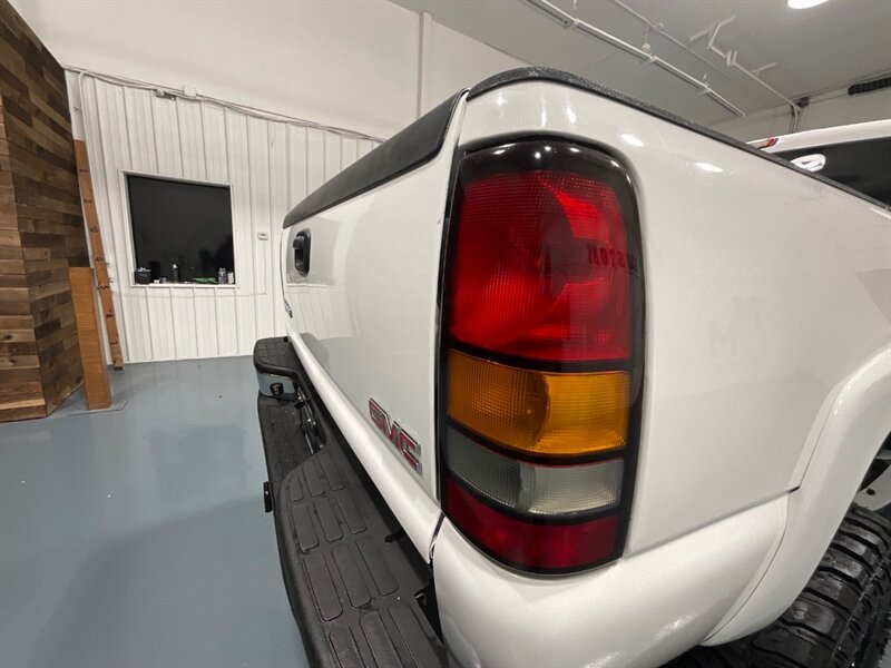 2007 GMC Sierra 2500 SLT Classic Crew Cab 4X4 / 6.6L DIESEL / LBZ MOTOR  / LIFTED w. BRAND NEW WHEELS & TIRES/ Leather Heated Seats / ZERO RUST / ONLY 96K MILES - Photo 29 - Gladstone, OR 97027