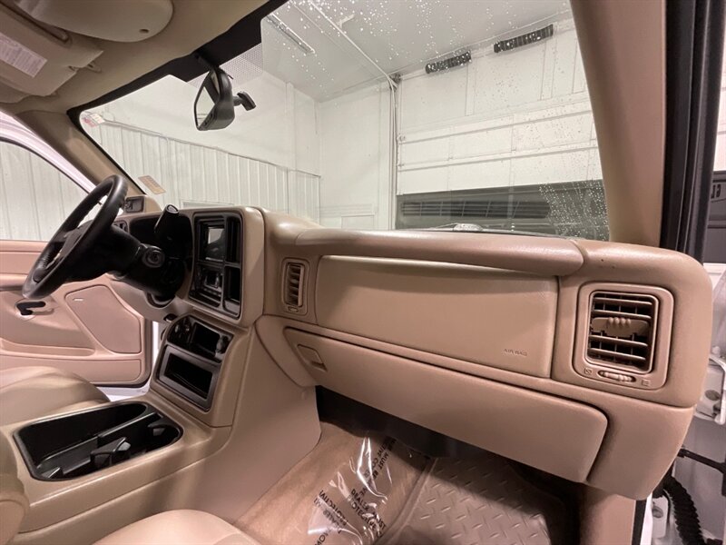 2007 GMC Sierra 2500 SLT Classic Crew Cab 4X4 / 6.6L DIESEL / LBZ MOTOR  / LIFTED w. BRAND NEW WHEELS & TIRES/ Leather Heated Seats / ZERO RUST / ONLY 96K MILES - Photo 36 - Gladstone, OR 97027