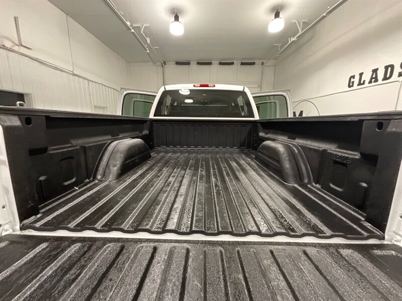 2007 GMC Sierra 2500 SLT Classic Crew Cab 4X4 / 6.6L DIESEL / LBZ MOTOR  / LIFTED w. BRAND NEW WHEELS & TIRES/ Leather Heated Seats / ZERO RUST / ONLY 96K MILES - Photo 10 - Gladstone, OR 97027