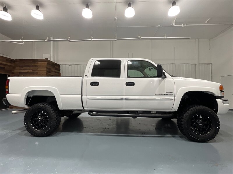 2007 GMC Sierra 2500 SLT Classic Crew Cab 4X4 / 6.6L DIESEL / LBZ MOTOR  / LIFTED w. BRAND NEW WHEELS & TIRES/ Leather Heated Seats / ZERO RUST / ONLY 96K MILES - Photo 4 - Gladstone, OR 97027